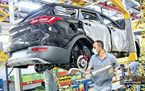 اصرار خودروسازان بر حفظ تعرفه ۱۰۰ درصدی واردات