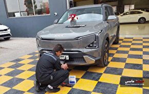 اولین پلاک ملی کیا EV5 توسط هرمس خودرو دریافت شد