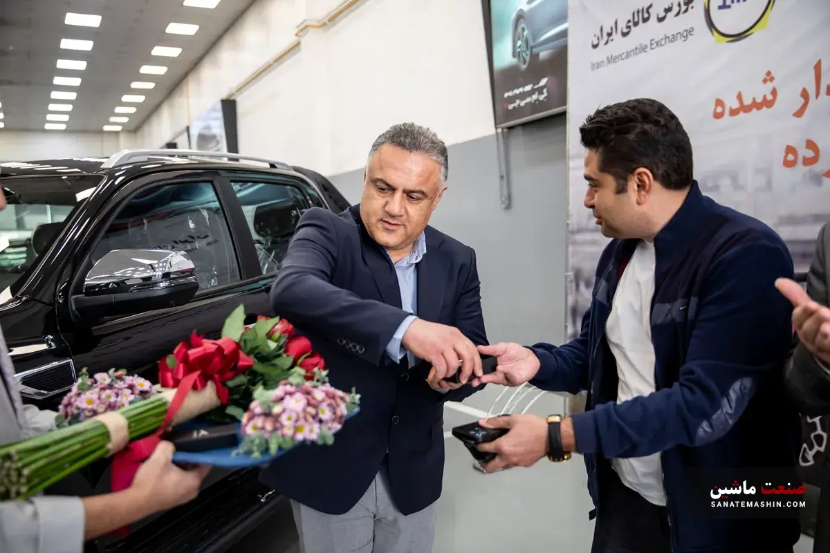 آغاز فصل تازه خرید خودرو با تحویل اولین KMC T9 به روش گواهی سپرده آغاز فصل تازه خرید خودرو با تحویل اولین KMC T9 به روش گواهی سپرده