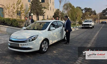 بازدید مدیر عامل کرمان موتور از سدان هیبرید ملی ایگل