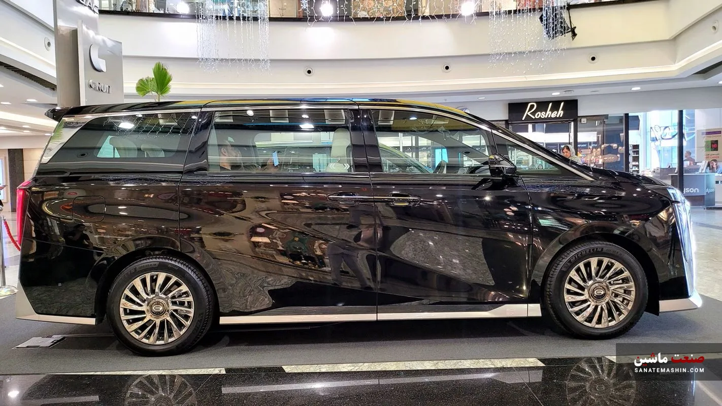 GAC M8 مینی ون لوکس جیران موتور GAC M8 مینی ون لوکس جیران موتور