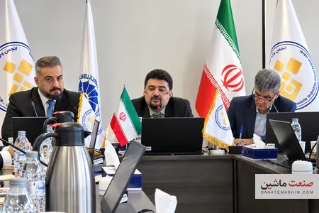 انتقاد شدید انجمن واردکنندگان خودرو به تصمیمات وزارت صمت و بانک مرکزی