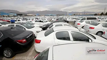 قیمت خودروی داخلی جلوتر از دلار اوج می‌گیرد