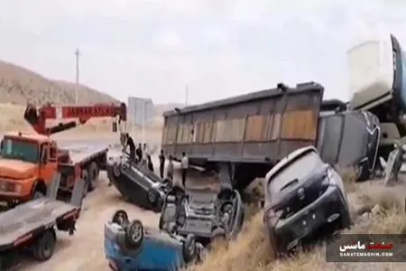 فیلم/ چپ شدن تریلی حمل خودروهای وارداتی در کشور